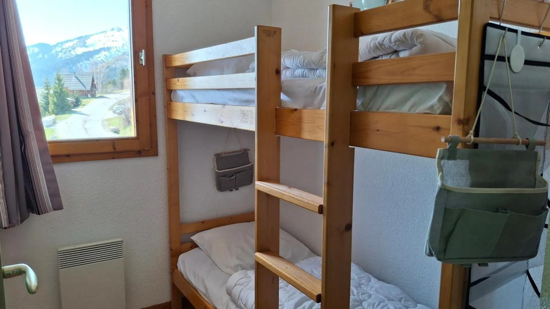 Saint-Francois-Longchamp, Appartement Confortable Pour 4, Ideal Vacances - Fr-1-807-118